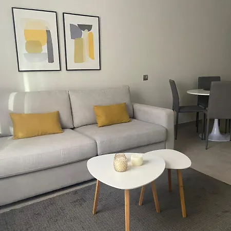 Апартаменти Castelar